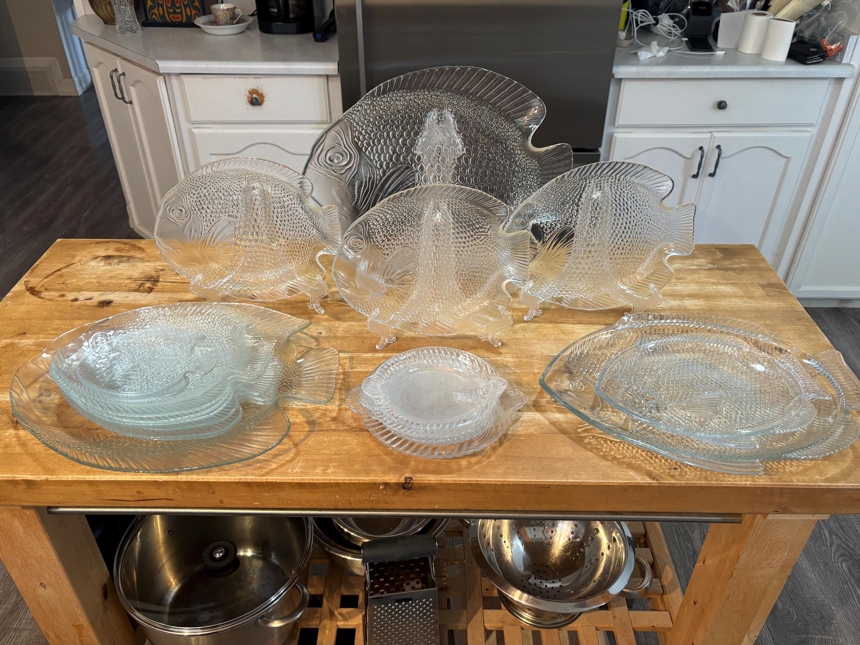 Arcoroc fish plates - Etsy 日本