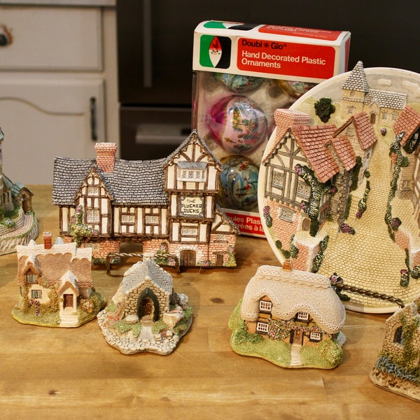 CHRISTMAS TRADITIONS - David Winter & Lilliput Lane Cottages and Plaques; Doubl * Glo Hand Decorated Plastic Tree Ornaments Victorian Scenes