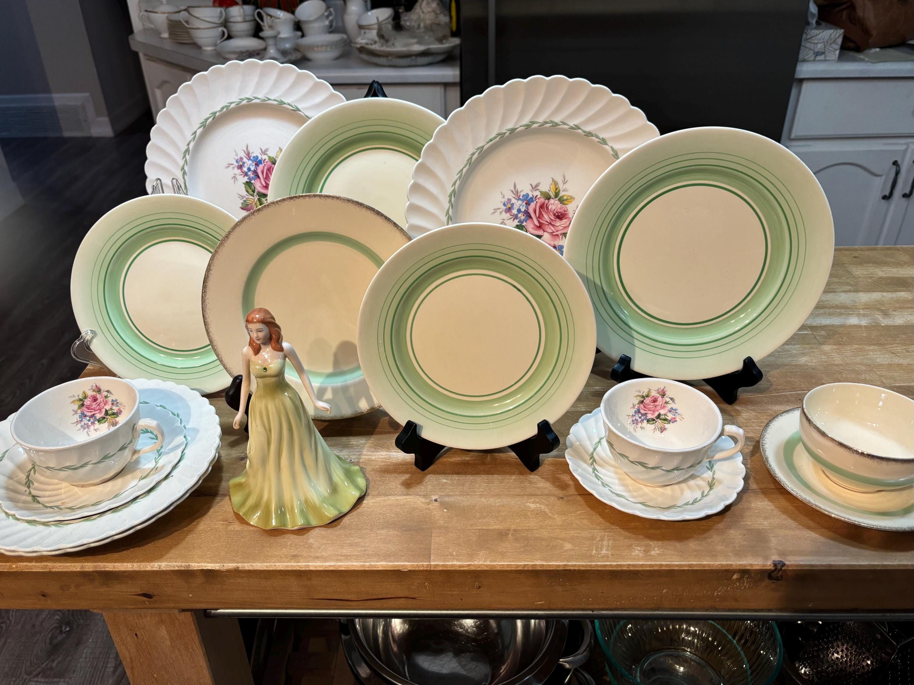 レア＊ WEDGWOOD ウェッジウッド CLARICE CLIFF THE CONNOISSEUR