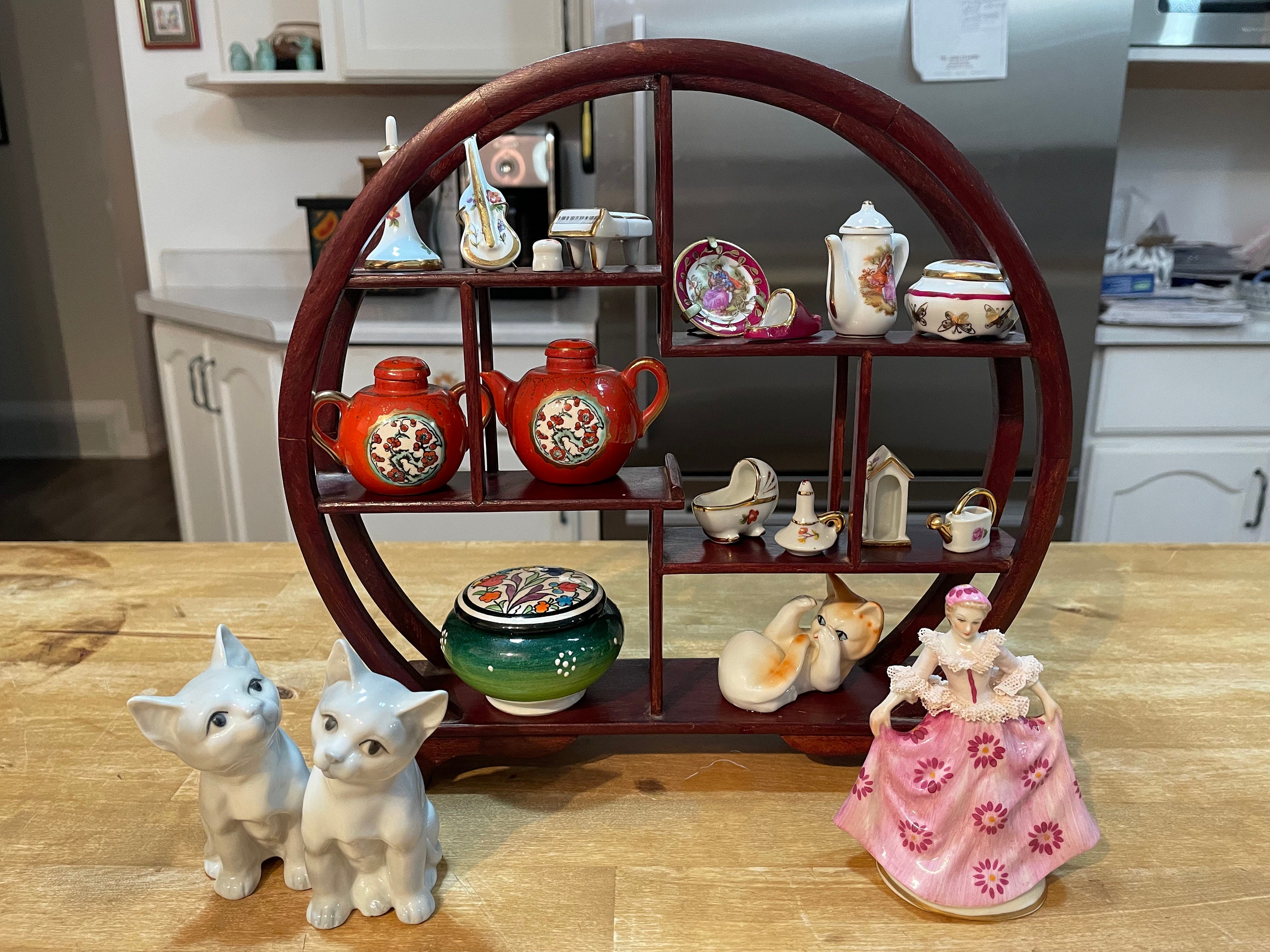 Salt and pepper display shelf new arrivals