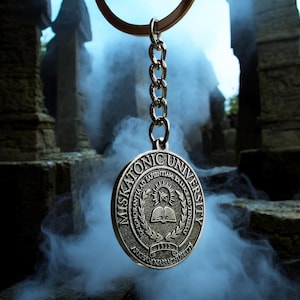 Portachiavi "Miskatonic University" di HP Lovecraft / Cthulhu / Lovecraft / Mythos / Arkham Horror / Eldritch Gift
