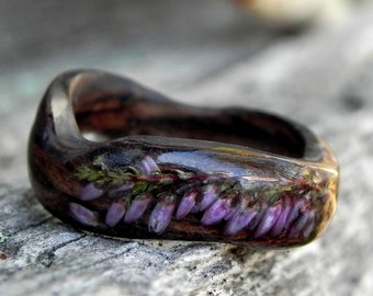 Wood curve ring with with nature heather flowers
