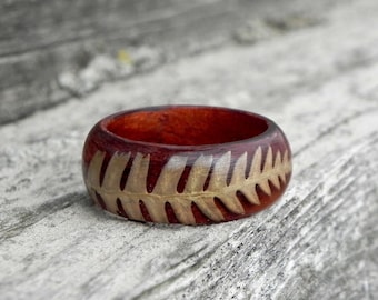 Ring van varenhout, rode ring gebogen hout, ring van echte varenhars, sieraden van varenhout, natuurhouten trouwringen, varenring heren, houten vrouwenring