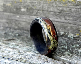 Winter forest wood ring with lichen and bark, black oak band
