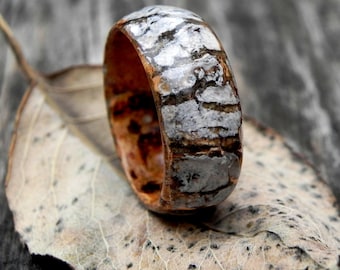 Berkenhouten ring, berkenschorsband, ring met natuurthema, berkenboomring, bosharsband, belofte natuurring, trouwringen heren