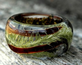 Moss wood ring, resin band with lichen and forest bark