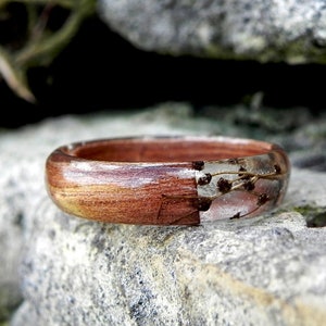 Nature plant wood ring,  Wood walnut ring, Resin wood ring, Walnut jewelry, wood ring men, wood ring women, nature wedding ring, minimalist