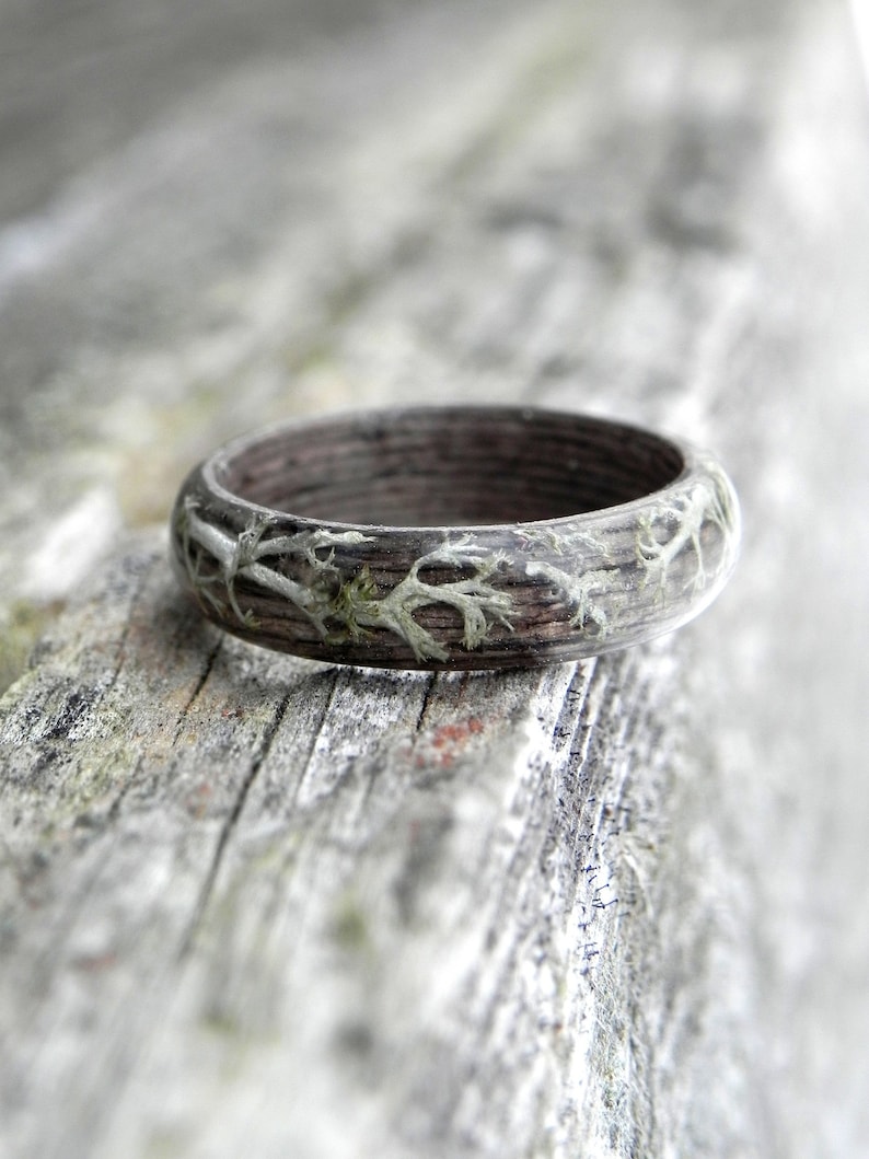 Lichen wooden winter ring, Wood forest ring, Nature moss wedding rings, Women moss wedding ring, Bentwood men wood ring, Wooden gift, Forest 