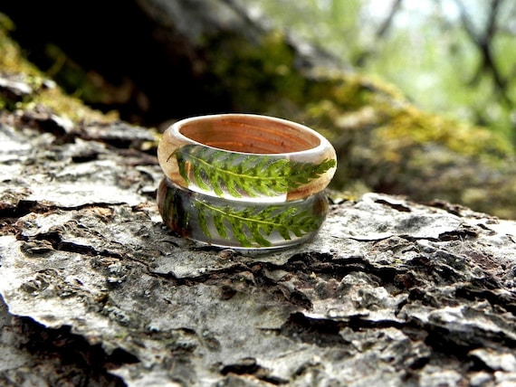 Wood ring for men. Wedding band mens wood ring. Wood ring with Green Moss.  Mens Ring. Mens Wedding ring.