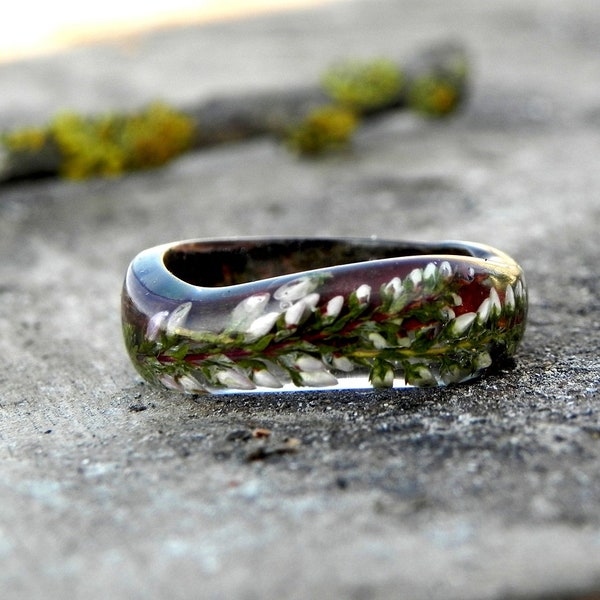 White heather wood ring, Heather flower resin band