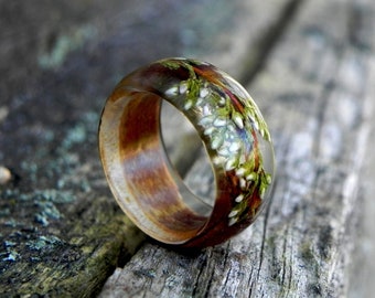 Forest ring with white heather flowers, wood resin band
