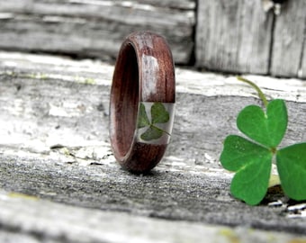 Clover wood ring, Resin clover ring, Walnut ring, Nature wedding rings, Minimalist wooden ring, Women wood ring, Wood ring men,  Wooden ring