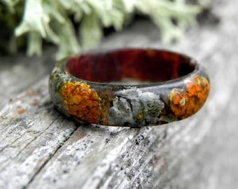 Bosberkenring, ring van moshout, houten korstmosring, stapelbare houten ring, natuurring jubileum, ring van moshars, houten trouwringen