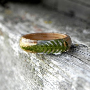 Fern Wood Ring, Green Fern Oak Ring, Real FERN Resin Ring, Fern