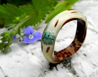 Ring berkenbast bos, turquoise ring, natuurtrouwringen, houten damesring, ring van gebogen hout van edelsteen, ring magisch bos, bos voor jou,