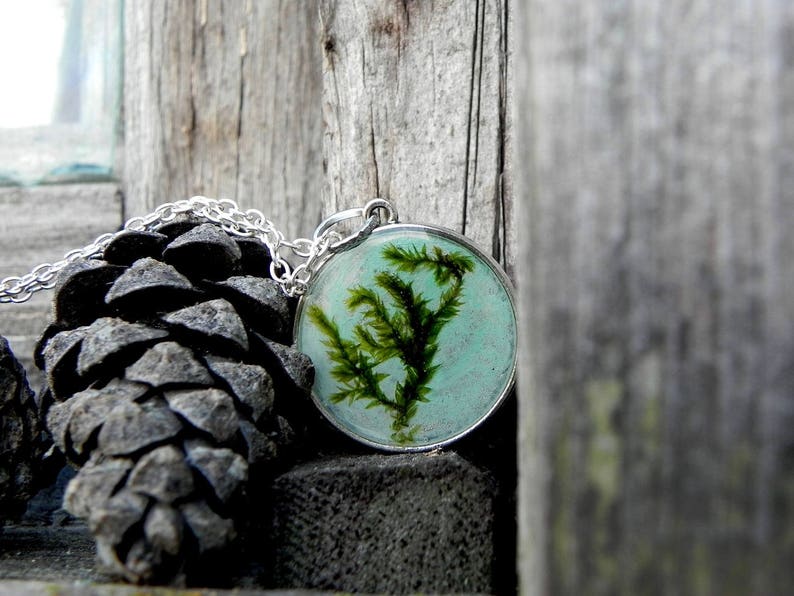 Green Moss Plant Double Sided Necklace Handcrafted Lichen Natural jewelry Nature Lovers Gift Resin Pendant Terrarium Plant Pendant