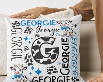 Personalisiertes Monogramm Kuhdruckkissen Benutzerdefinierter Anfangsname des Babys Personalisiertes Namenskissen |  Niedliches Mädchen Namenskissen auf dem Bauernhof
