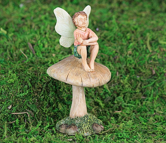 Junge Fee Auf Pilz Wald Pilz Und Fee Elfe Garten Figur Etsy