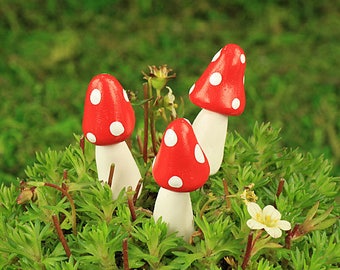 Set of 3 Woodland Mushrooms, Fairy Garden Mushrooms, Fairy Toadstools Fairy Garden Accessory, Dolls House Miniature, The Fairy Garden