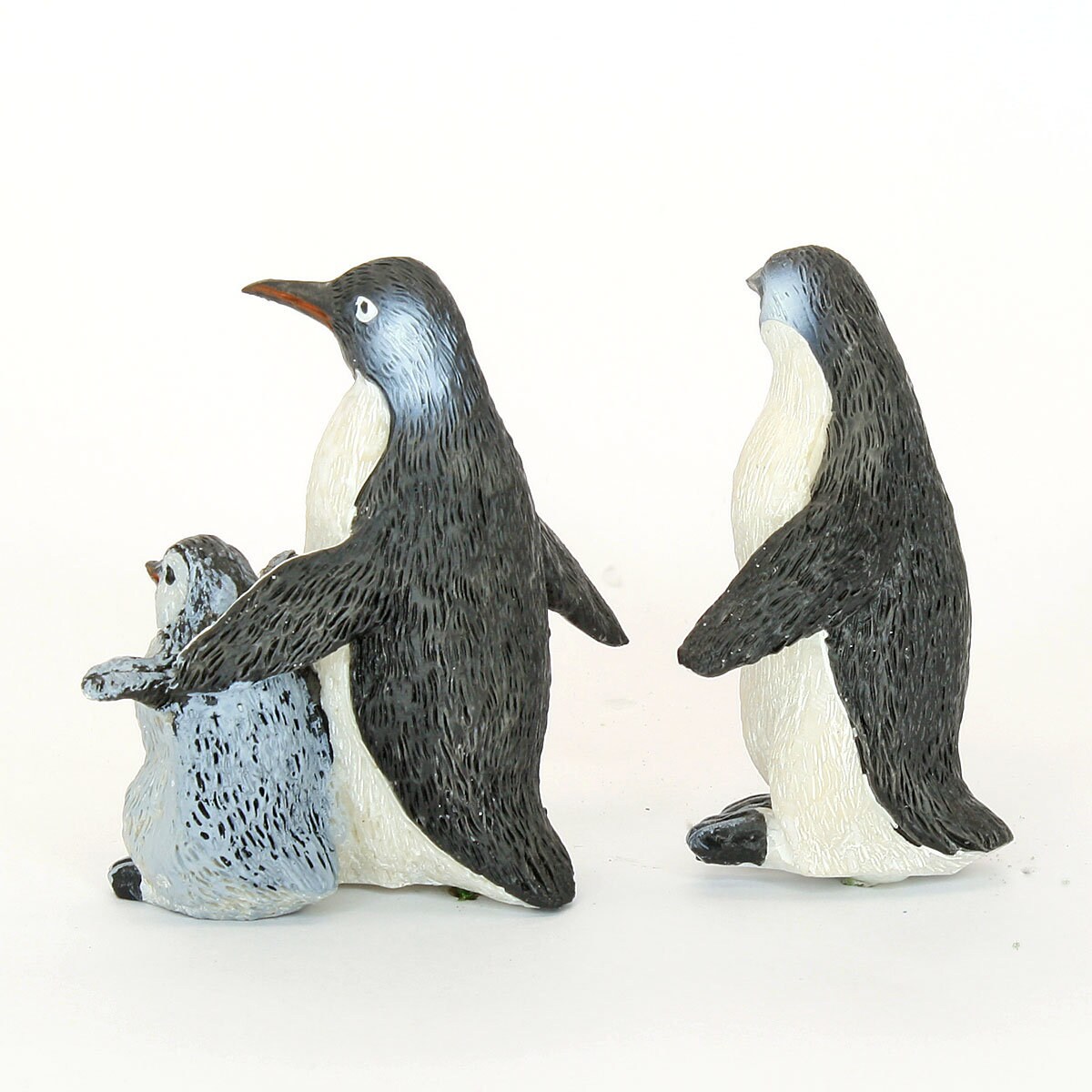 Jones Home Adorabile ornamento a forma di famiglia di pinguini, 12,5 cm x 10 ,5 cm (1 pezzo), con papà amorevole, mamma e pinguini per i propri cari e decorazione della stanza, grigio