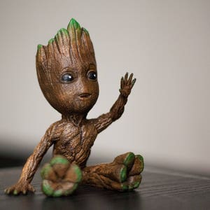 Lindo agitando bebé Groot figura Vengadores Infinity guerra Marvel Guardianes de la Galaxia 3D impreso juguete pintado a mano Soy Groot decoración navideña imagen 7