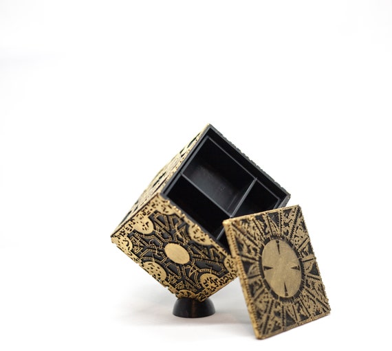 Hellraiser Puzzle Box Replica – Functional Horror Jewelry Chest