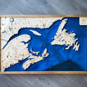 Nouveau-Brunswick, Nouvelle-Écosse, Terre-Neuve 20"x 32 », bathymétrie 3D-topographique / Wood Ocean Art Map