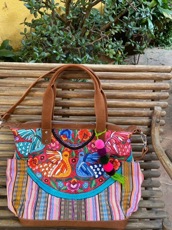 Bolso de fin de semana de piel hecho a mano, bordado maya  display picture 1