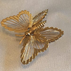 Monet Butterfly brooch image 4