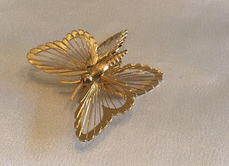 Monet Butterfly brooch image 2