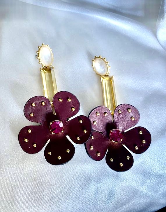Flower earrings - image 1