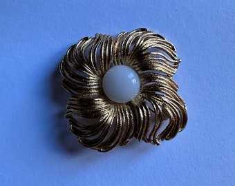 Vintage Oscar de la Renta brooch