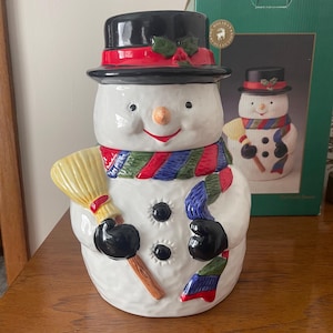 Vintage Frosty the Snowman Ceramic Christmas Cookie Jar