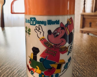 Vintage Walt Disney Aladdin Lunchbox Mickey Mouse Pluto Pooh Disney On Parade Vintage Walt Disney Aladdin Lunchbox Mickey Mouse Pluto Pooh Disney On Parade