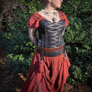 Conjunto de 2 faldas de cuero para senderismo / Diseño botánico negro, accesorio para festivales