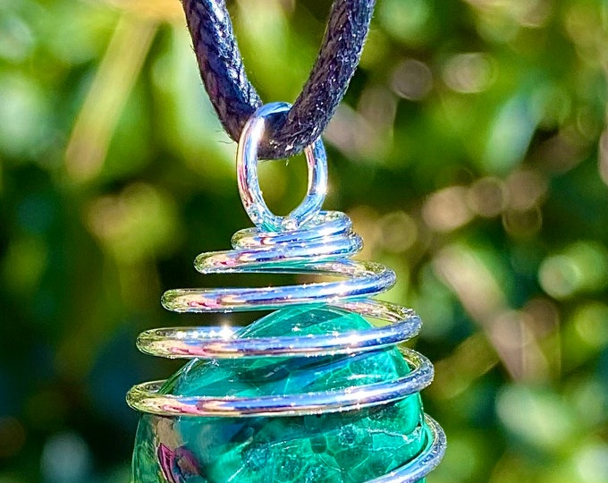 Malachite spiral necklace pendant - Good for children - Overcome bullies