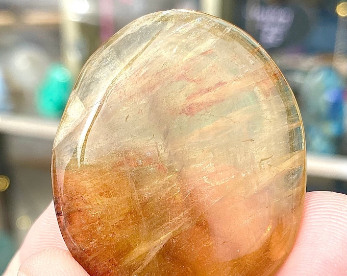 Honey calcite palmstone - visualise success crystal