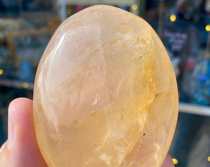 Crystal pebble - Golden healer quartz