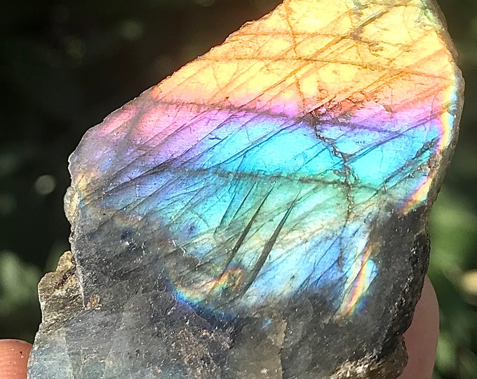 Labradorite raw - One side polished - Manifesting crystal - Sorcerers stone of magic