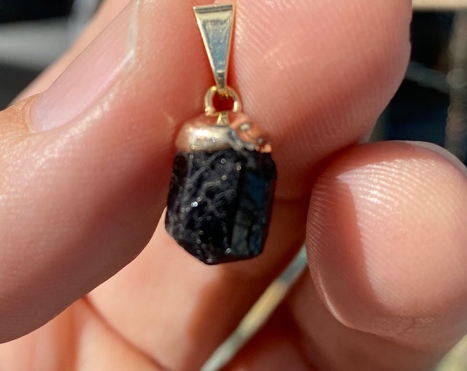 Black tourmaline pendant - healing jewellery