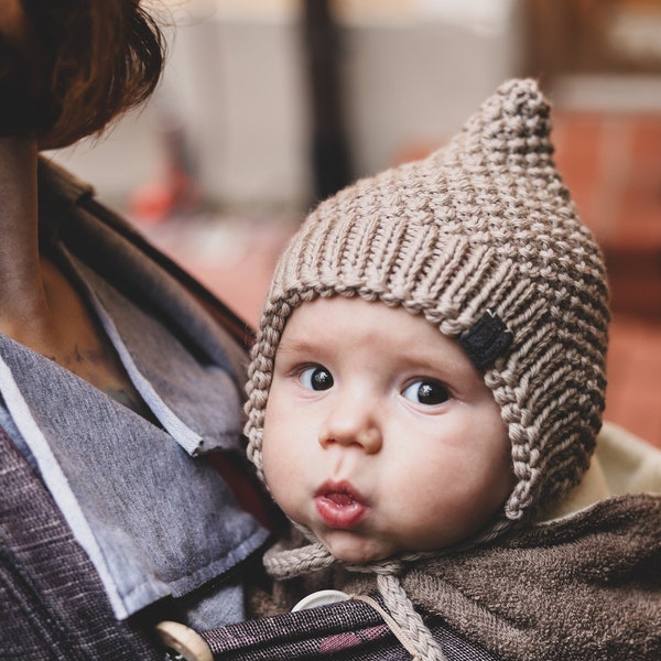 Bonnet de lutin tricoté à la main en laine mérinos biologique en 6 couleurs | Bonnet d'hiver pour bébé | Bonnet en laine mérinos avec cordons | Chapeau de lutin bio