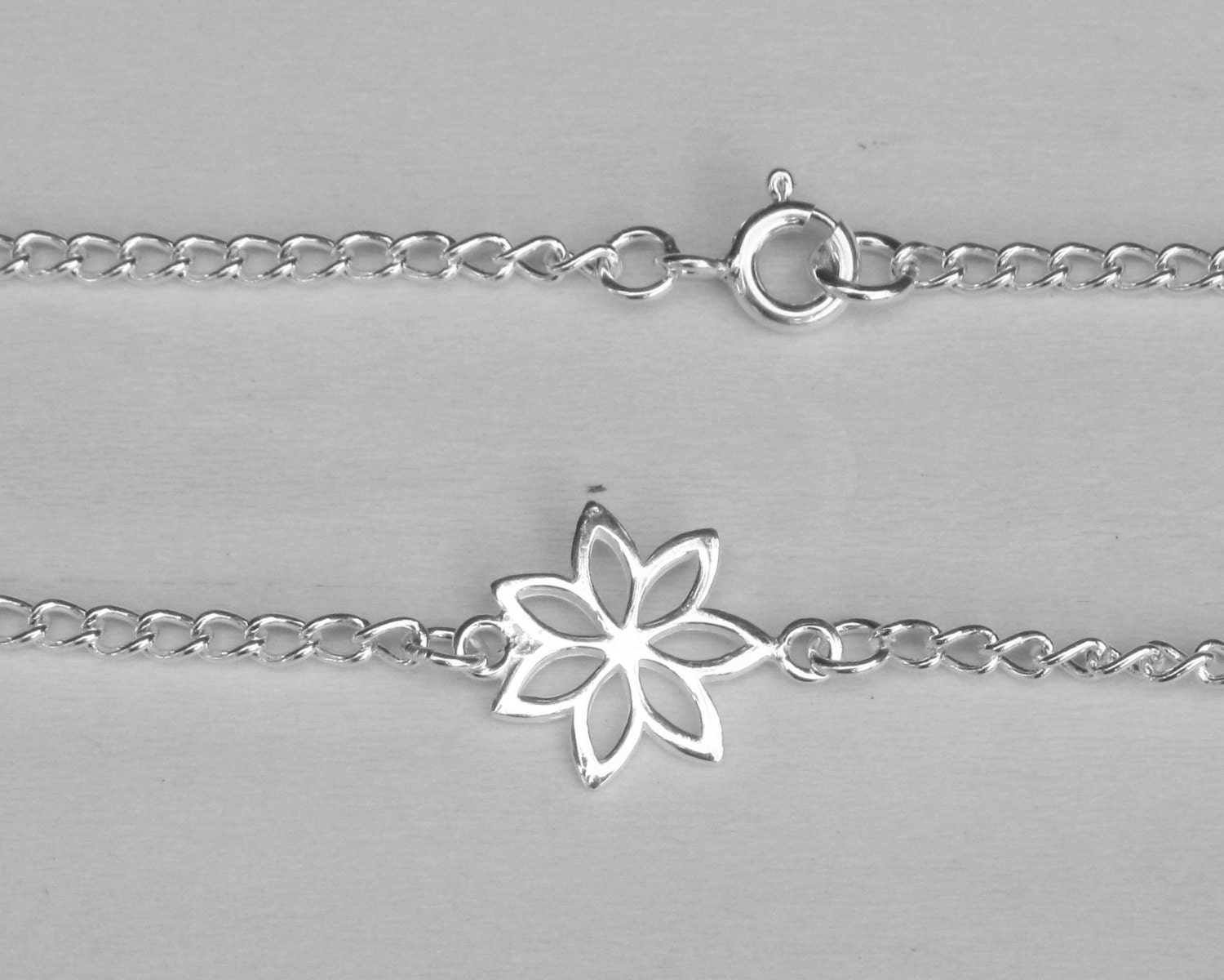 3mm Sterling Silver Bracelet Or Ankle Chain Anklet Heart Charm 7" 8" 9" 10" 11" 3mm Sterling Silver Bracelet Or Ankle Chain Anklet Heart Charm 7" 8" 9" 10" 11"