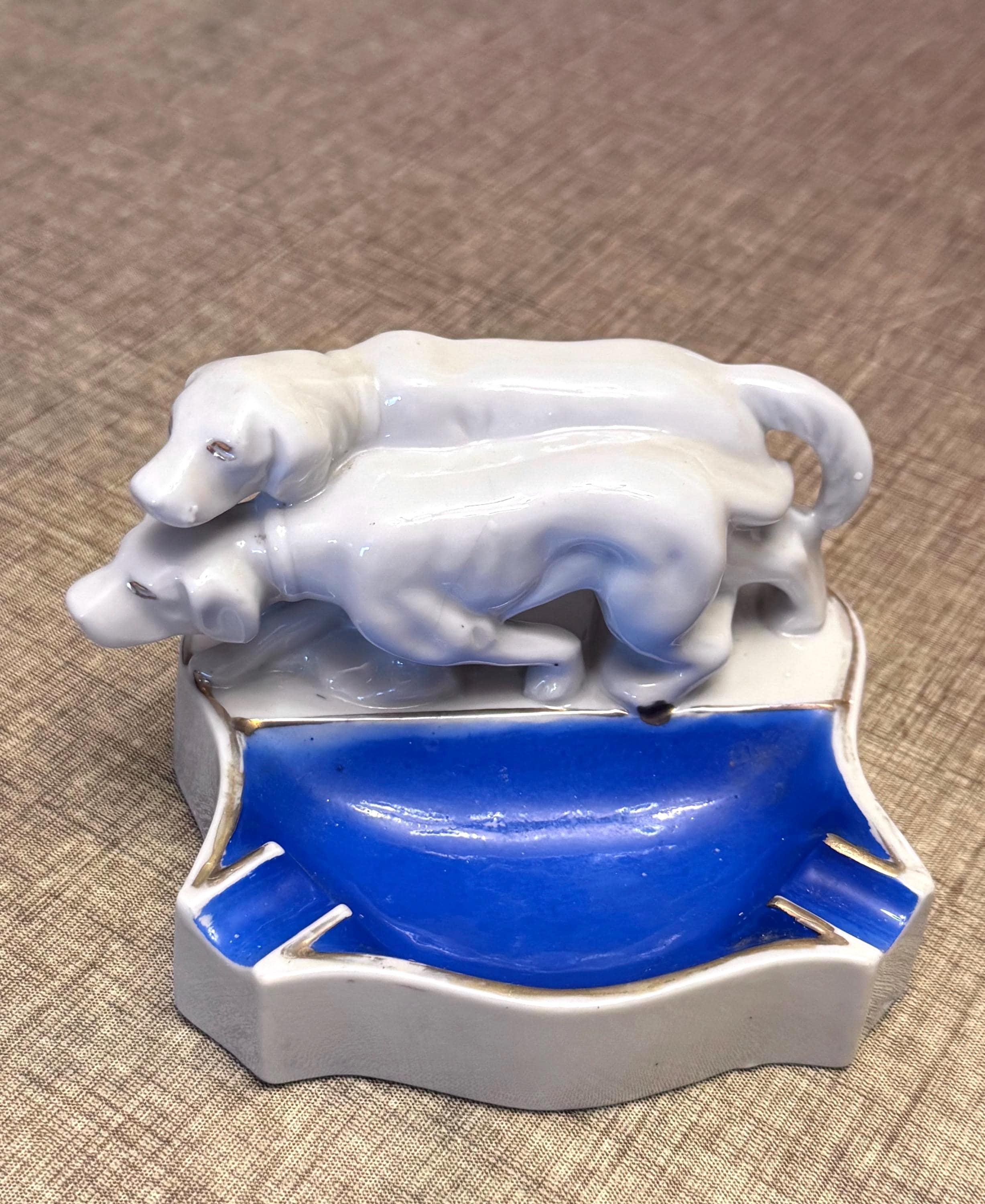 犬の陶器製灰皿 4個セット MADE IN JAPAN 犬の陶器製灰皿 4個セット MADE IN JAPAN 犬の陶器製灰皿 4個セット