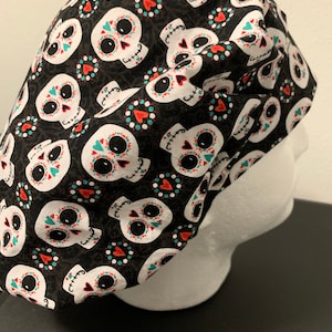 Women&#39;s skulls bouffant OR scrub cap