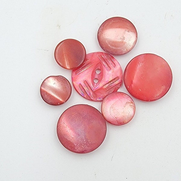 Boutons vintage, nacre rouge, boutons avec tige, milieu des années 1900, nacre, bouton coquillage, lot de 7