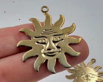 Vintage Sun Charm, 30mm, Gold Sun Charm, Sun with Face, Mr. Sun Charms, Sun Charm, Gold Finish, Celestial Charms