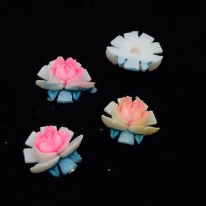 Blumen, japanische handbemalte, Cabochons, Vintage Celluloid, Große rosa und grüne Blume, 4 Stück, bemalt oder schlicht, 20 mm