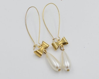 Pearl Drop with Gold Bow Dangle Earrings, Double Charms, Bridal Earrings, Pearls, bows, Dangle Earrings, Kidney Shaped Wire Hoops