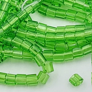 10/0 ヴィンテージ ミニ ビューグル、ライム グリーン 半透明ビーズ、アクア ブルー、六角カット ビューグル ビーズ、2 mm、ジュエリー ビーズ、5 グラム バッグ、500 個以上のビーズ