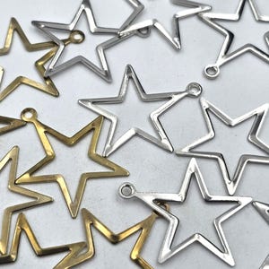 Sterne Charms, Stern Anhänger, Sterne und Monde, leichte Bronze goldene Sterne, silberne Sterne, offener Stern, Urlaub, Celestial, 8 Stück